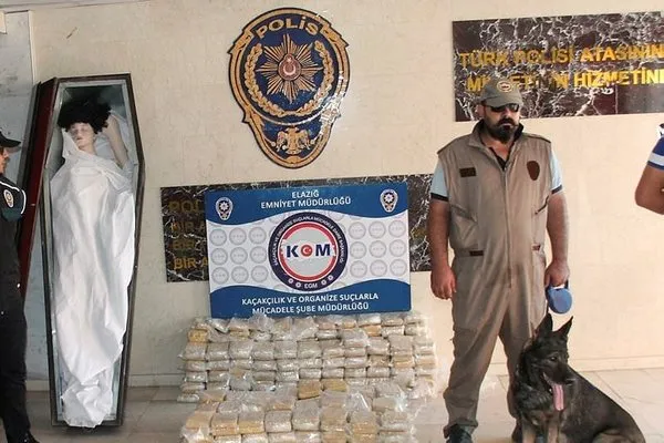 Cenaze aracında 200 kilogram eroin ele geçirildi