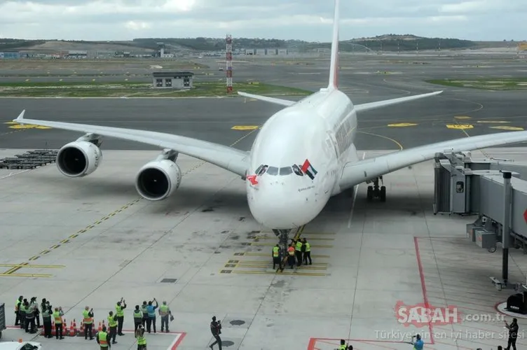 Dünyanın en büyük yolcu uçağı İstanbul’da: Görenleri kendine hayran bıraktı