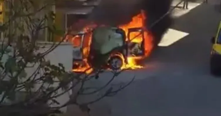 Seyir halindeki araç alev alev yandı
