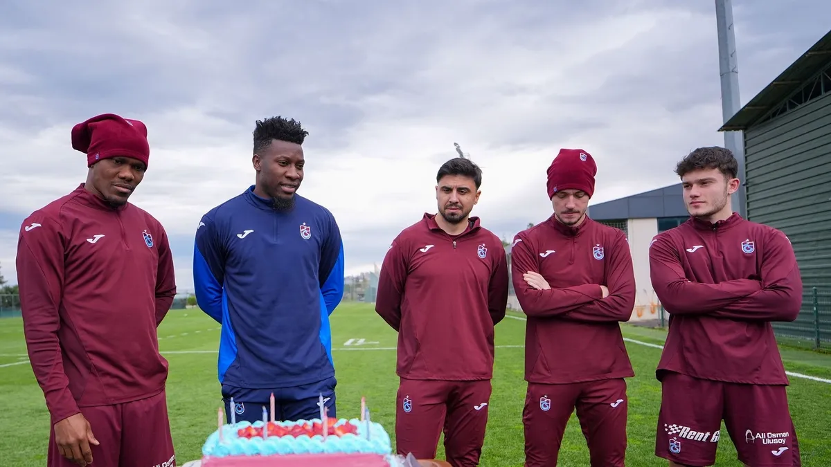 Trabzonspor’da 5 futbolcunun doğum günü kutlandı! Trabzonspor’da 5 futbolcunun doğum günü kutlandı!