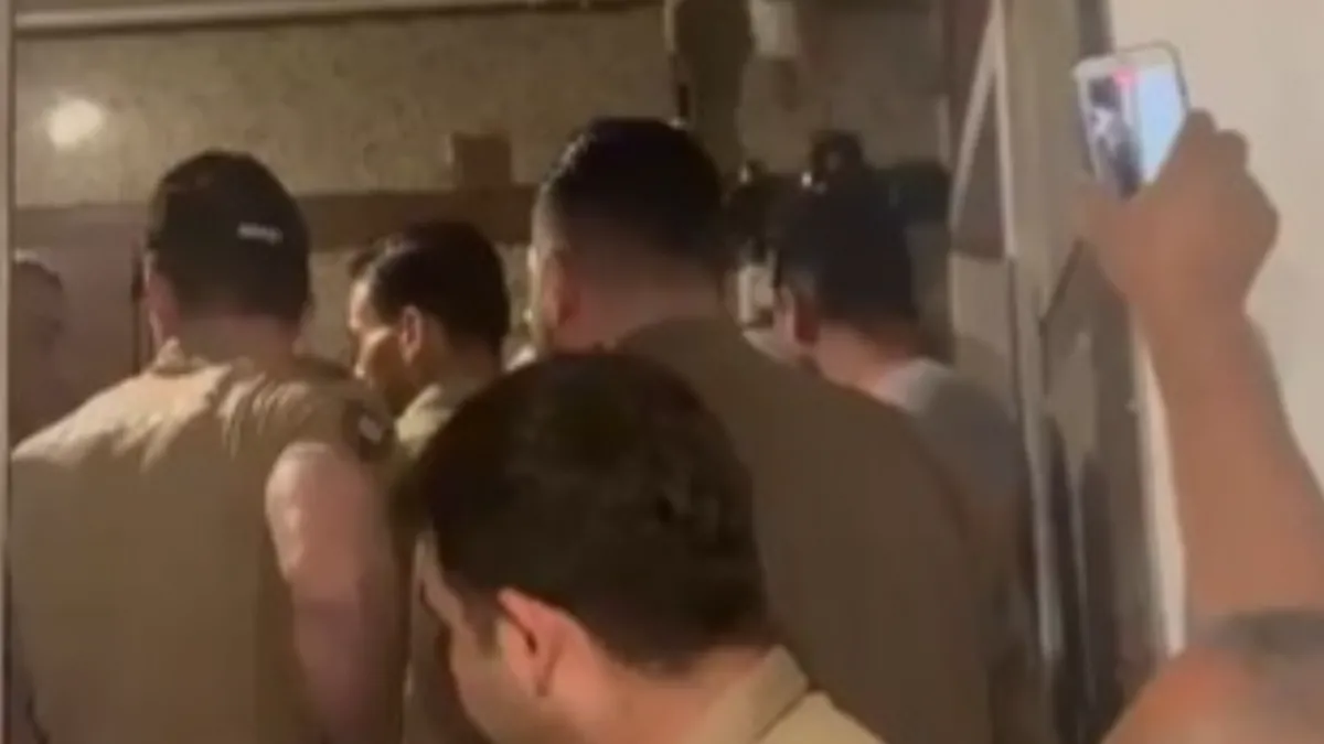 CHP Ankara İl Başkanlığı binası önünde gerginlik! CHP Ankara İl Başkanlığı binası önünde gerginlik!