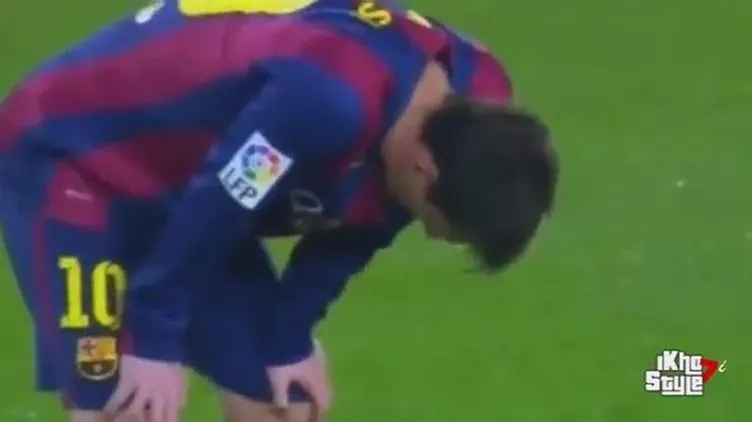 Messi ağzına ne attı?