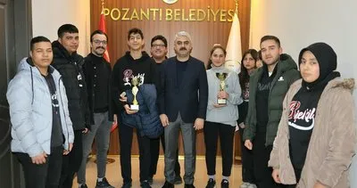 Şampiyon öğrenciler başkanın makamında #adana