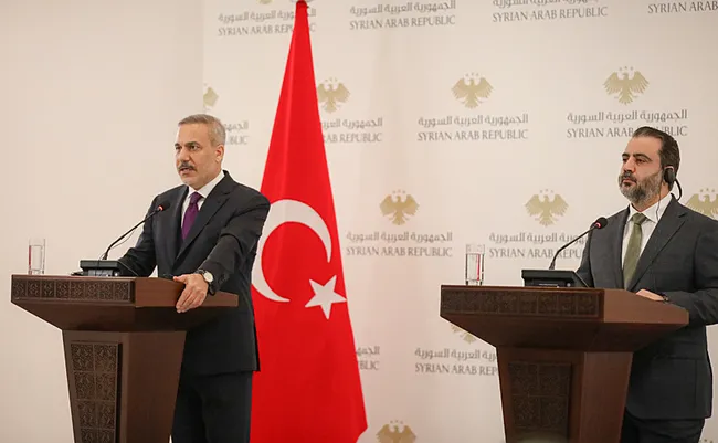 suriye-disisleri-bakani-hasan-seybani-sdg-10-mart-mutabakatina-iliskin-ciddi-bir-irade-ortaya-koymadi-1766414853467.jpeg Suriye Dışişleri Bakanı Hasan Şeybani: SDG, 10 Mart mutabakatına ilişkin ciddi bir irade ortaya koymadı