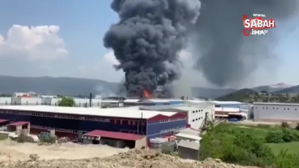 Bursa'da dev yangın! Fabrika yangınına müdahale sürüyor | Video