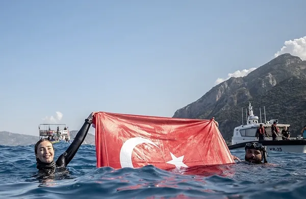 sahika-ercumenden-yeni-rekor-1697542027895.jpg