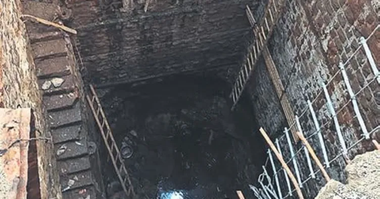 Tapınaktaki kuyuya düşen 35 kişi öldü