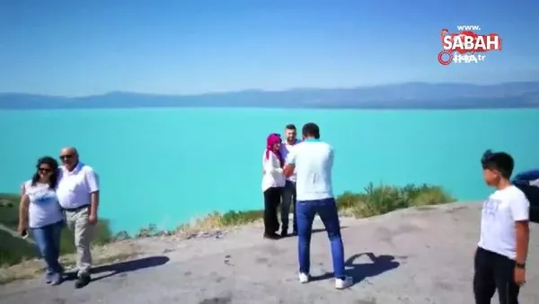 İznik Gölü turkuaz rengiyle görenleri kendine hayran bıraktı
