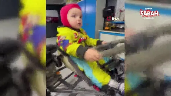 Henüz 2 buçuk yaşında: Yaşıtları oyuncakla oynarken o pistin tozunu attırıyor | Video
