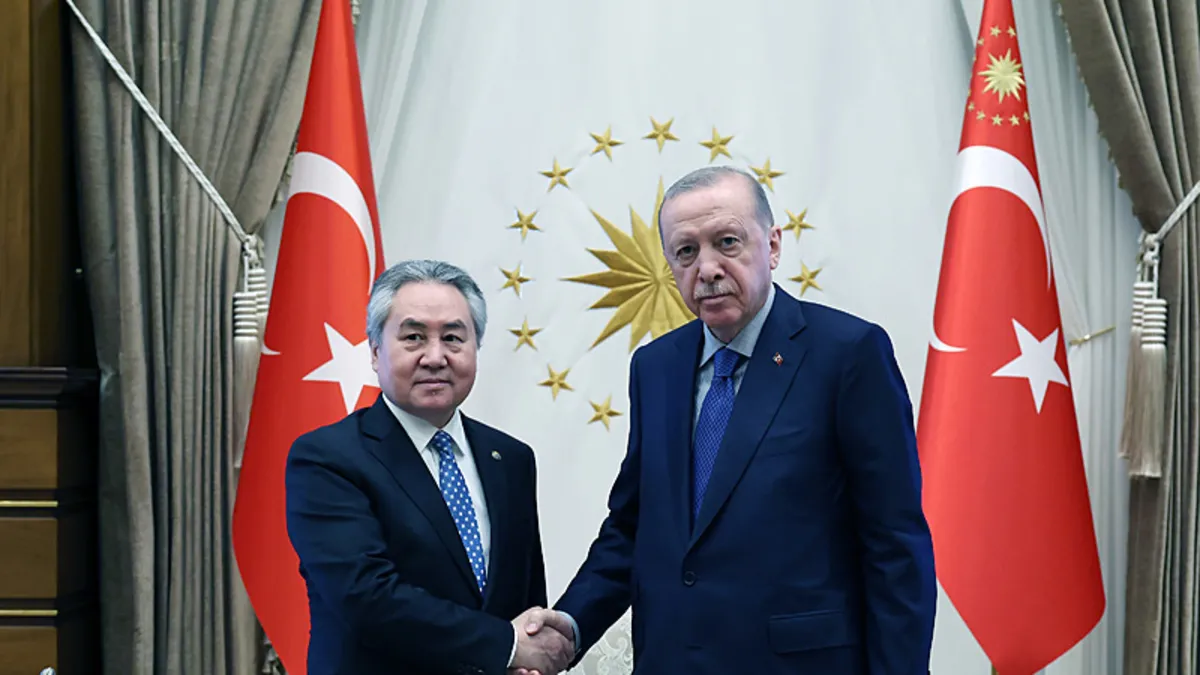 Başkan Erdoğan, Kırgızistan Dışişleri Bakanı Kulubayev’i kabul etti Başkan Erdoğan, Kırgızistan Dışişleri Bakanı Kulubayev’i kabul etti