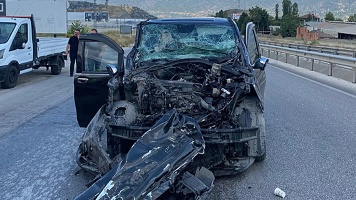 Çorum FK'nın Yıldızı Atakan Akkaynak'tan Korkutan Kaza! Ailesiyle Birlikte Trafik Kazası Geçirdi