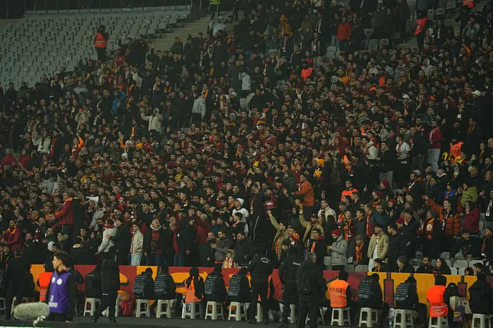canli-super-ligde-fatih-karagumruk-galatasaray-maci-1769276399866.jpeg
