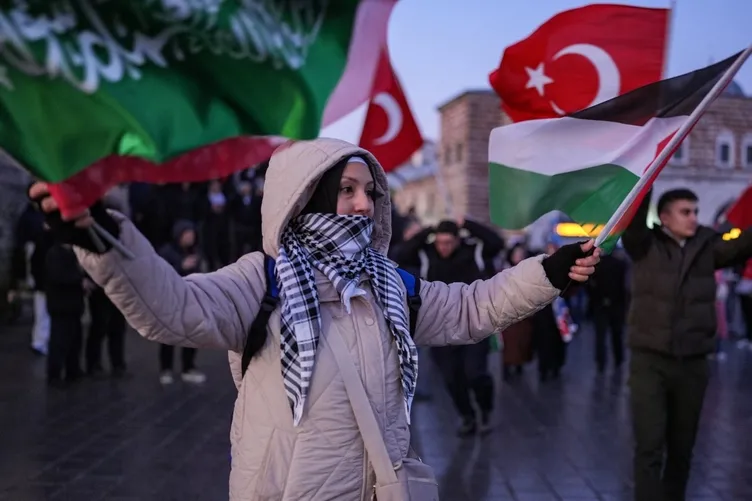 Dün Ayasofya, bugün Emevi, yarın Aksa! Dünyaya Galata’dan Gazze mesajı: Karanlık günlere bir güneş doğuyor