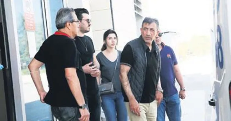 Gözyaşlarıyla uğurlandı