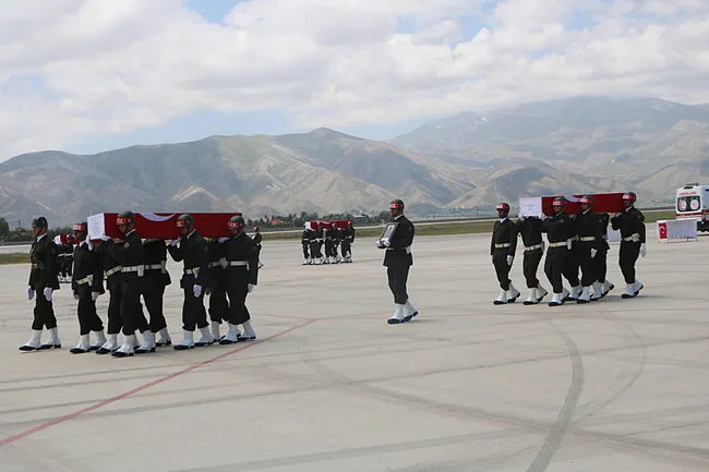 son-dakika-pence-kilit-harekati-bolgesinden-aci-haber-msb-duyurdu-sehit-sayisi-12ye-yukseldi-1751882049643.jpeg SON DAKİKA | Pençe-Kilit Harekatı bölgesinden acı haber! MSB duyurdu: Şehit sayısı 12'ye yükseldi