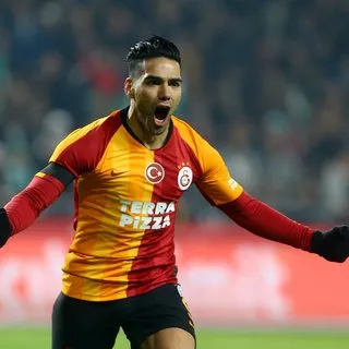 Falcao, Fenerbahçe derbisinde sahada