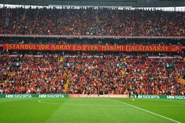 Son dakika Galatasaray transfer haberi: Trabzonspor’un milli yıldızı Galatasaray’a! Süper Lig’de ortalığı yıkacak transfer...