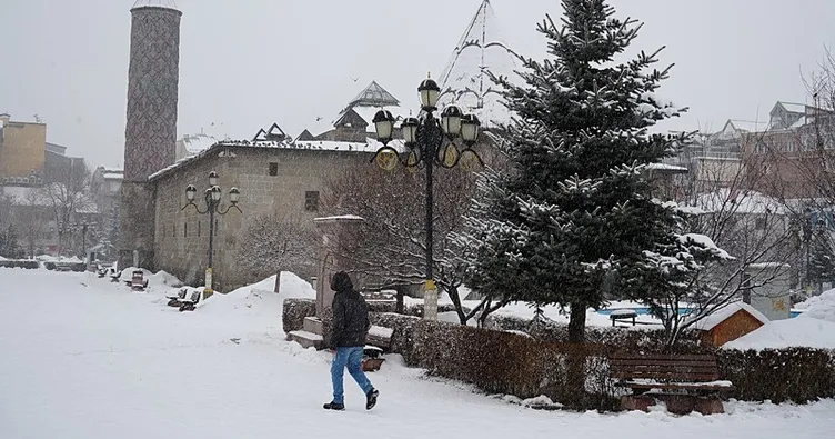 Erzurum’da eğitime bir gün ara
