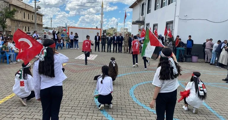 Midyat’ta öğrenciler Filistin’e destek için dabke dansı yaptı