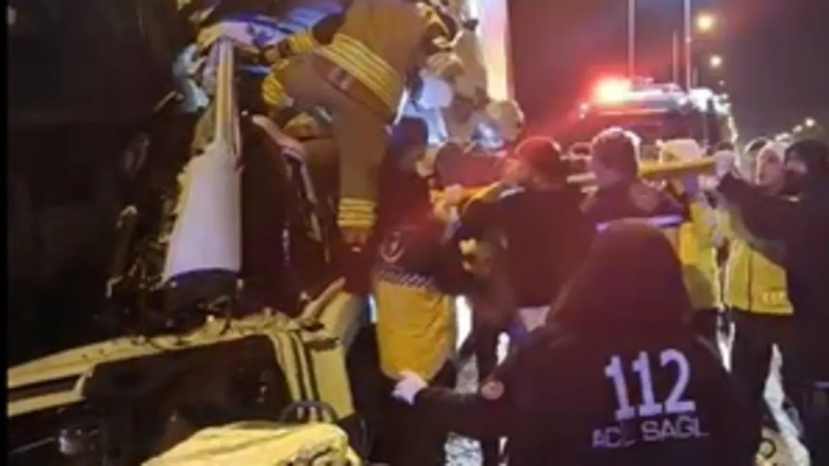 Bolu Dağı Tüneli çıkışında feci kaza: Baba öldü oğlu yaralandı! Bolu Dağı Tüneli çıkışında feci kaza: Baba öldü oğlu yaralandı!