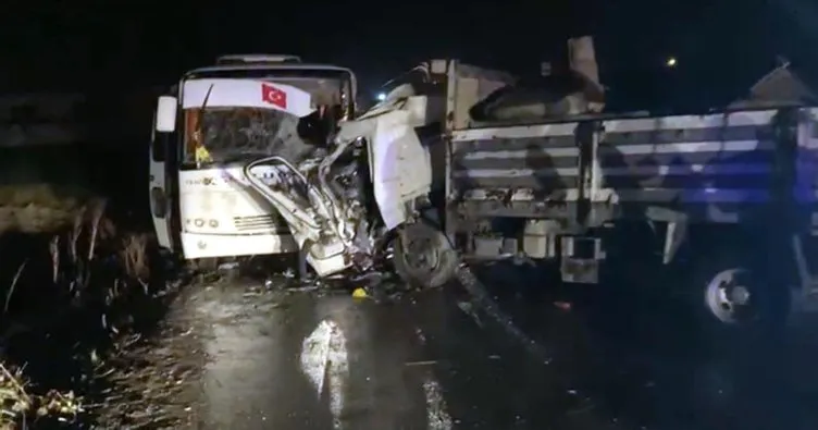 Tekirdağ’da can pazarı! İşçi servisi ile kamyonet çarpıştı: 1 kişi öldü, 20 kişi yaralandı