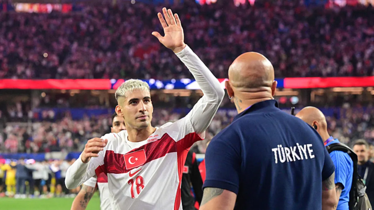 Mert Müldür milli forma ile sahada