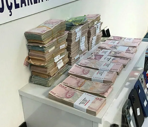 Son dakika | Öğrencilerin milyonlarca lirasını aktardılar! Akılalmaz yöntem ve görüntüler!