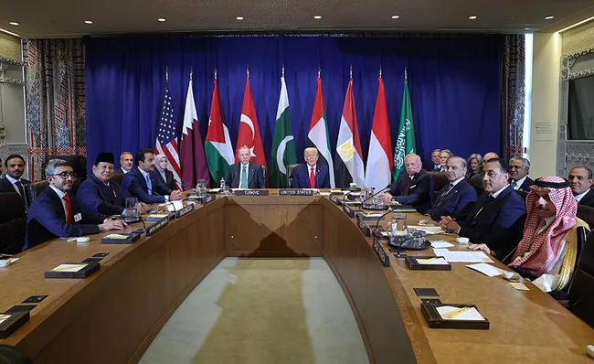 bmde-gazze-zirvesi-baskan-erdogan-ile-trump-bir-araya-geldi-1758666082404.jpeg BM'de Gazze Zirvesi! Başkan Erdoğan ile Trump bir araya geldi