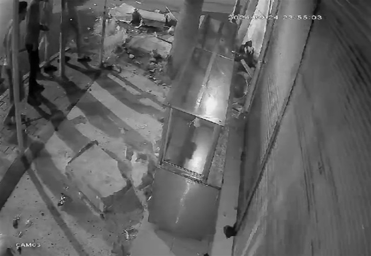 Hatay’da duvara çarpan motosiklet alev aldı: Mehmet ve Mümin öldü!