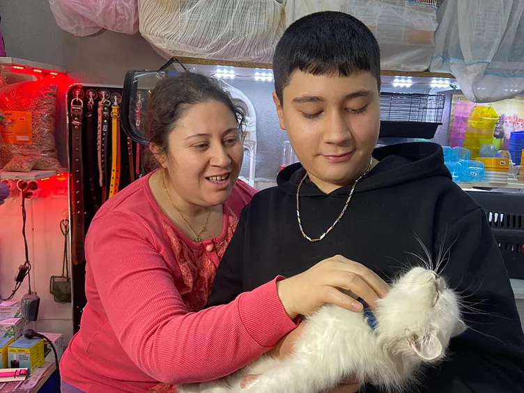 İzmir’de yok artık dedirten olay: Petshoptan öyle bir şey çaldı ki...