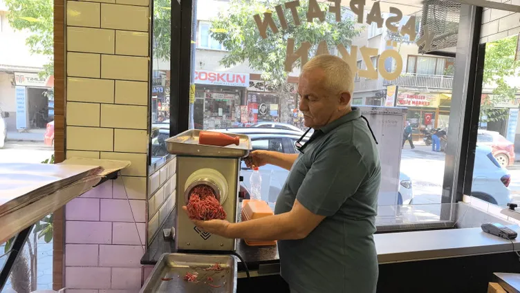 70 yaşındaki kasap Necmettin Özkan’da YKS başarısı: Kendimi denemek istemiştim!