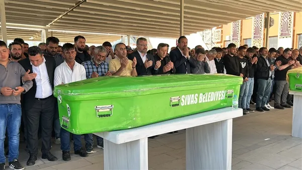trafik-kazasinda-olen-evli-cift-son-yolculuguna-ugurlandi-1780674240002.jpg