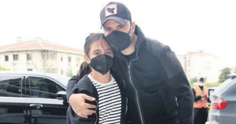 Amca-yeğen baş başa