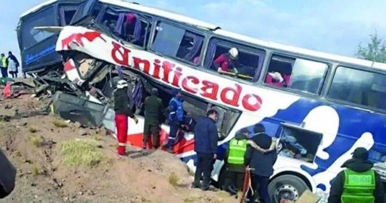 Bolivya’da otobüs uçuruma yuvarlandı: 17 ölü
