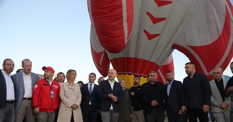 Ulaştırma Bakanı Karaismailoğlu yerli balonla Kapadokya’da uçtu