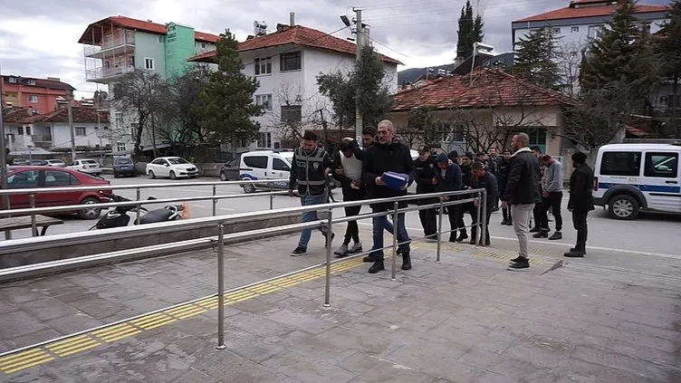 Eski eşini canice katleden Tarık Yılmaz davasında şok gelişme! ’’Silahı patronu verdi, ’Karını öldür’ dedi’’