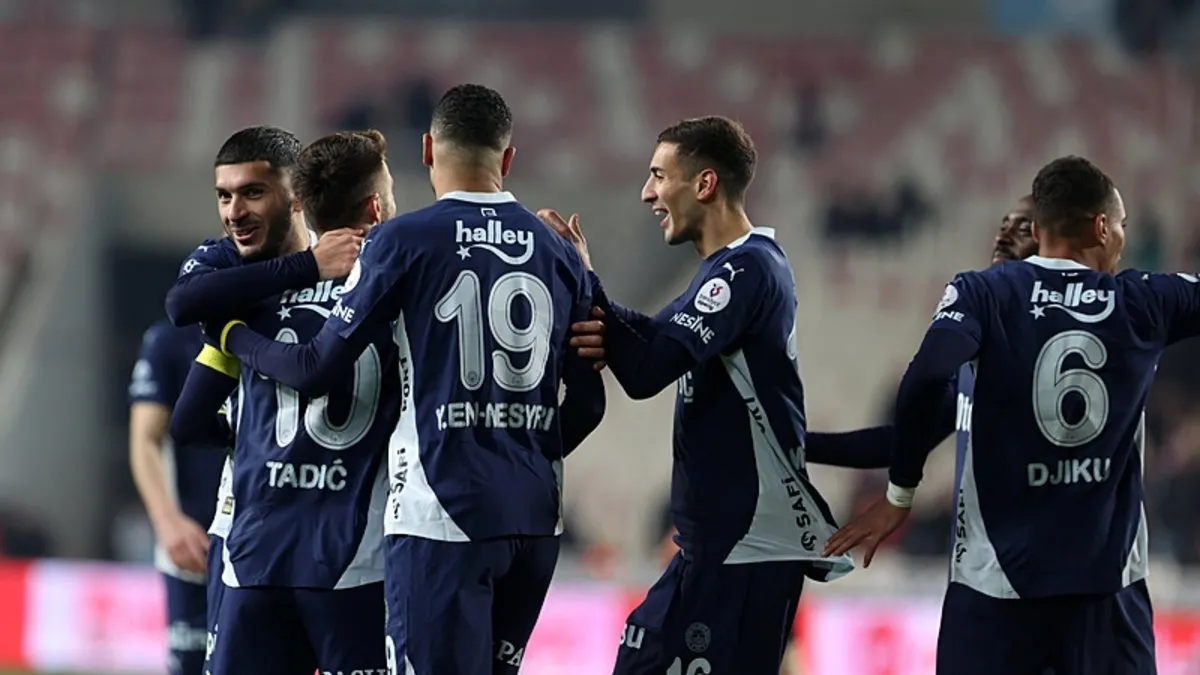 Fenerbahçe'nin yeni transferlerden yana yüzü gülüyor! Yeni yıldızlar takımı ayakta tuttu