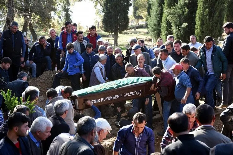 İzmir’de 4 kişinin öldüğü saldırıda bir tek o hayatta kaldı! Cenazede güçlükle ayakta durdu!