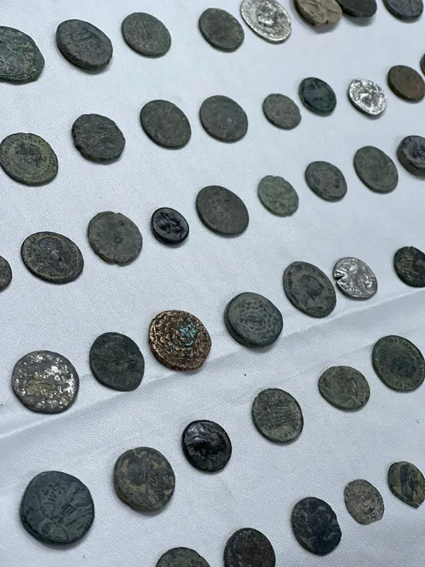 dort-ilcede-duzenlendi-278-tarihi-eser-buldular-1635235103099.jpg