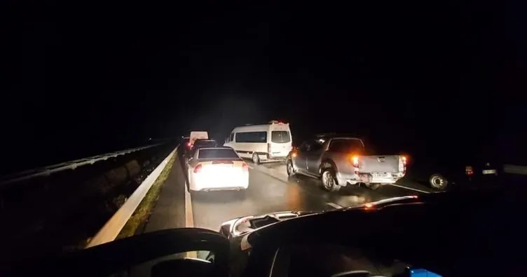 Son dakika: Artvin’de heyelan nedeniyle trafiğe kapanan Karadeniz Sahil Yolu ulaşıma açıldı