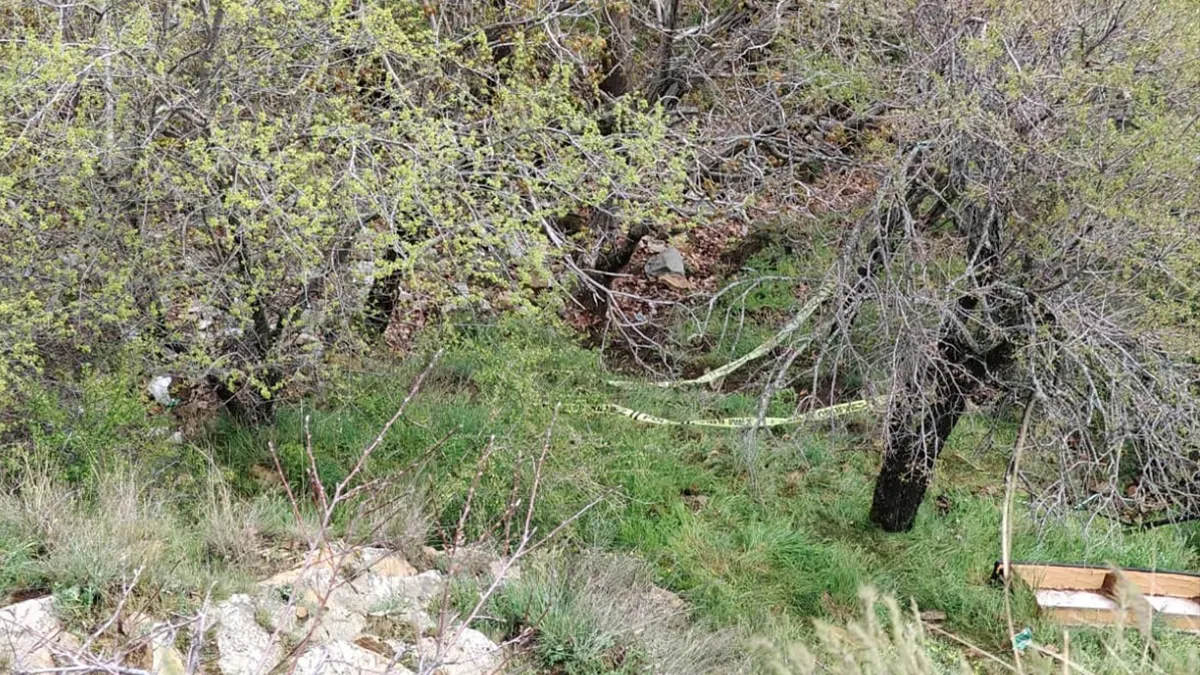 Isparta’da acı olay! Tepeden düşen kadın yaşamını yitirdi: Kurtarmak isterken birlikte düştüğü adam polis merkezinde! Isparta’da acı olay! Tepeden düşen kadın yaşamını yitirdi: Kurtarmak isterken birlikte düştüğü adam polis merkezinde!