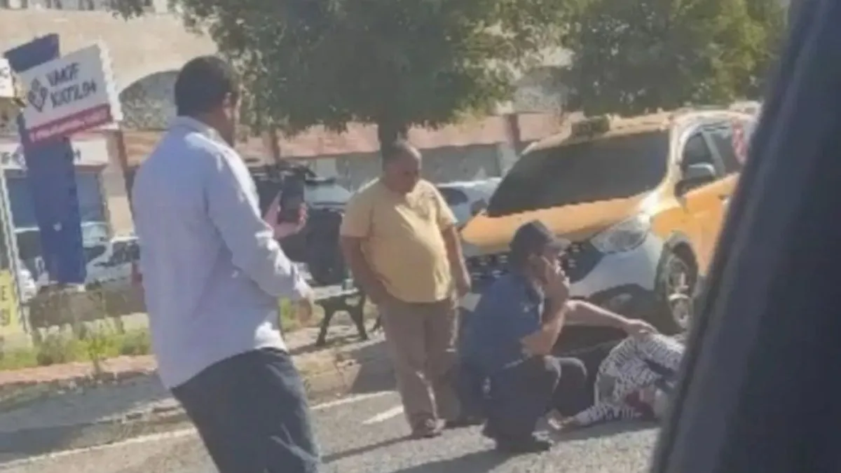 Boşanma davasından çıktılar: Eski eşini adliyenin önünde bıçakladı! Boşanma davasından çıktılar: Eski eşini adliyenin önünde bıçakladı!