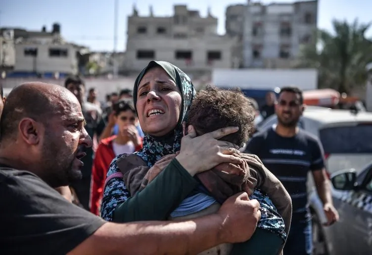 İngiliz medyası İsrail’i savunmak için sıraya girdi: Çocuk katliamlarına kan donduran kılıf!