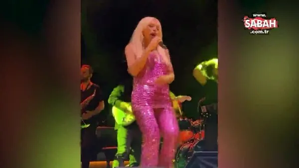 Cesur kıyafetleriyle dillerden düşmeyen şarkıcı Gülşen bu kez ters köşe yaptı! | Video
