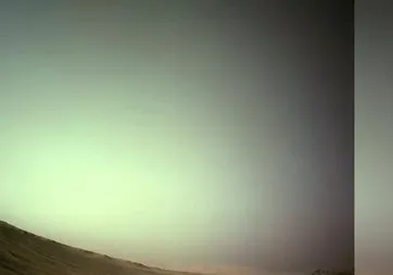 NASA’nın Mars’taki aracı Perseverance’nin kamerasına takılan gökyüzündeki esrarengiz cisim kamerada!