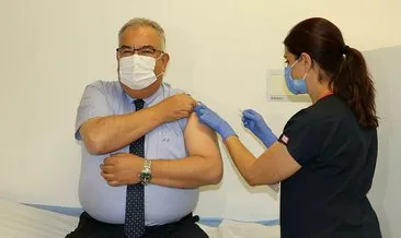 Son dakika: Prof. Dr. Mustafa Gerek’e Çin aşısının ikinci dozu yapıldı