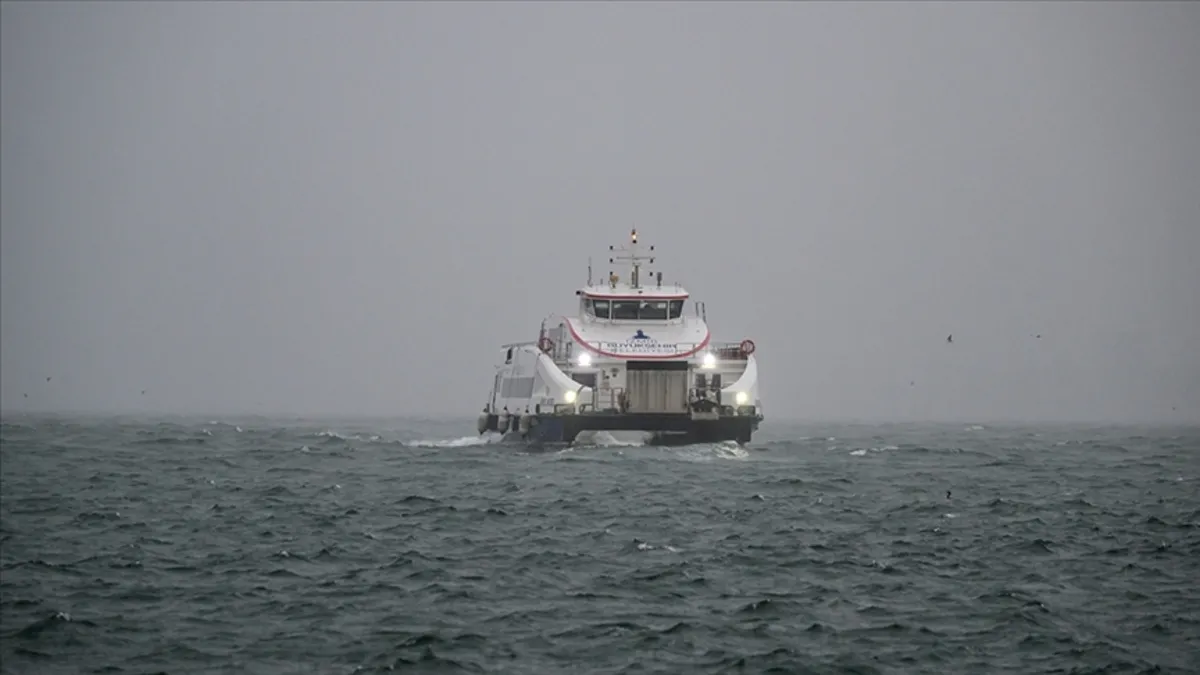 İzmir’de ulaşıma hava engeli: Vapur seferleri iptal edildi İzmir’de ulaşıma hava engeli: Vapur seferleri iptal edildi