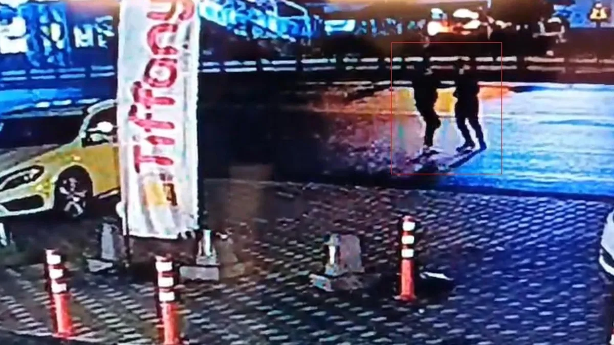 Nevşehir’de kan donduran görüntüler! Göz göze gelmek yetti: Eşiyle yürürken bıçaklı saldırıya uğradı! Nevşehir’de kan donduran görüntüler! Göz göze gelmek yetti: Eşiyle yürürken bıçaklı saldırıya uğradı!