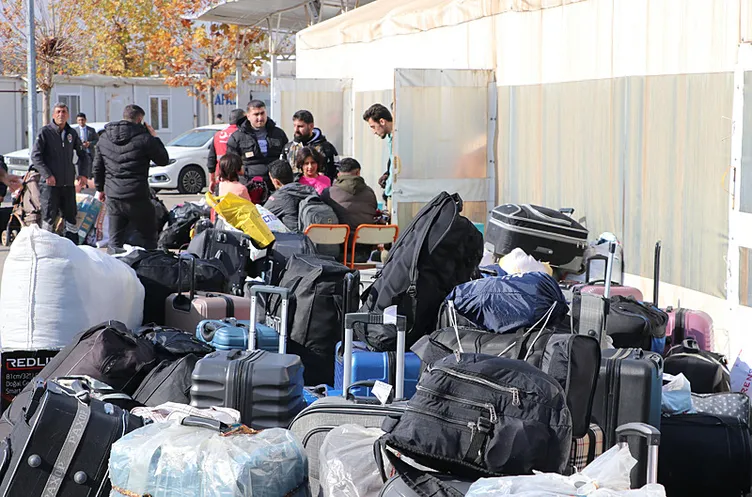 SON DAKİKA... 54 yıllık Esad iktidarı sona erdi! Kaç milyon Suriyeli ülkesine dönecek? İşte uygulanacak takvim!