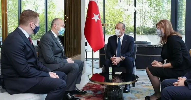 Bakan Çavuşoğlu, Slovenya’da İslam Toplumu Başkanı Müftü Grabus’la görüştü